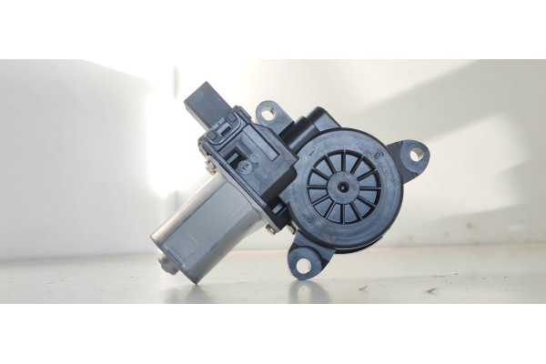 Recambio de motor elevalunas trasero izquierdo para mazda 3 lim. () 2.0 cat referencia OEM IAM CM012800  