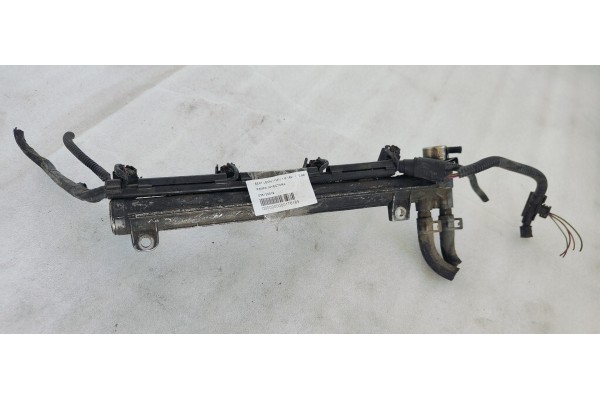 Recambio de rampa inyectora para seat leon (1m1) 1.6 16v referencia OEM IAM 036133319  