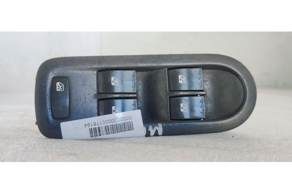 Recambio de mando elevalunas delantero izquierdo para renault megane ii berlina 5p confort dynamique referencia OEM IAM   