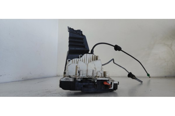 Recambio de cerradura puerta delantera izquierda para dodge journey 2.0 16v crd cat referencia OEM IAM P04589695AAA  