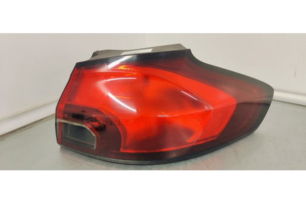 Recambio de piloto trasero derecho para opel zafira (c) 2.0 cdti 130 fap referencia OEM IAM 13278785  