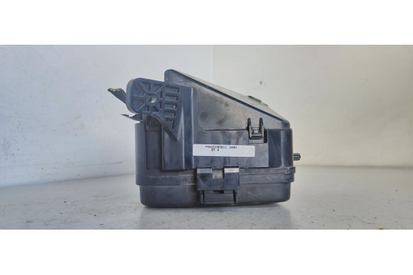 Recambio de caja reles / fusibles para hyundai i30 1.6 crdi cat referencia OEM IAM   