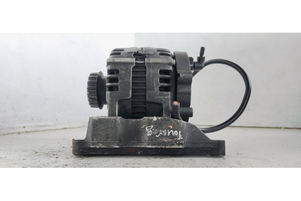 Recambio de alternador para volkswagen touareg (7la) 2.5tdi 175 4x4 referencia OEM IAM 070903024F  