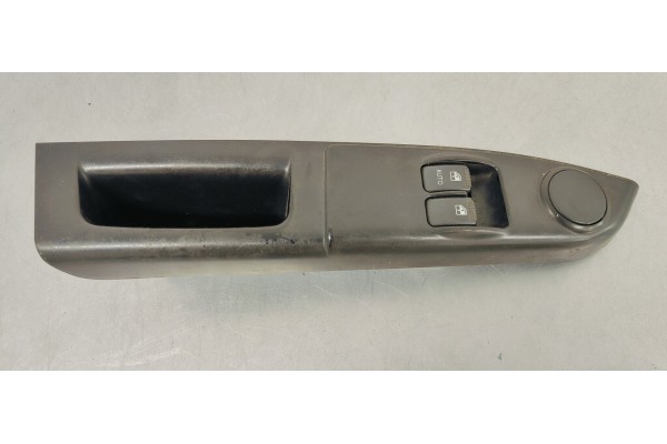 Recambio de mando elevalunas delantero izquierdo para hyundai getz (tb) 1.1 básico referencia OEM IAM 935701C010  