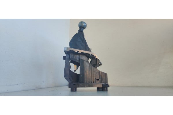 Recambio de palanca cambio para peugeot 5008 allure referencia OEM IAM 112102344  