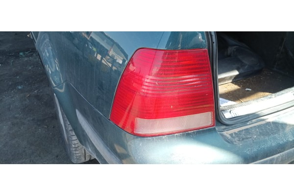 Recambio de piloto trasero izquierdo para volkswagen bora berlina (1j2) trendline referencia OEM IAM   