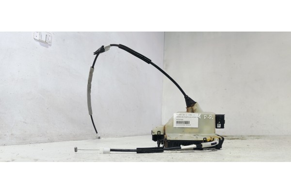 Recambio de cerradura puerta delantera derecha para peugeot 208 1.2 i turbo 110 referencia OEM IAM 9812500380  