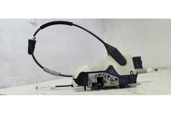 Recambio de cerradura puerta delantera izquierda para peugeot 208 1.2 i turbo 110 referencia OEM IAM 9812500480  