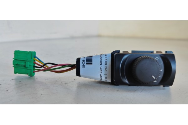 Recambio de mando calefaccion / aire acondicionado para peugeot 5008 allure referencia OEM IAM 96846886XT  