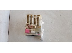 Recambio de caja reles / fusibles para toyota rav 4 (a3) 2.2 turbodiesel cat referencia OEM IAM 8273042011 8C111629 