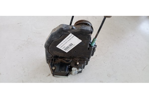 Recambio de cerradura puerta trasera derecha para toyota rav 4 (a3) 2.2 turbodiesel cat referencia OEM IAM A046693  