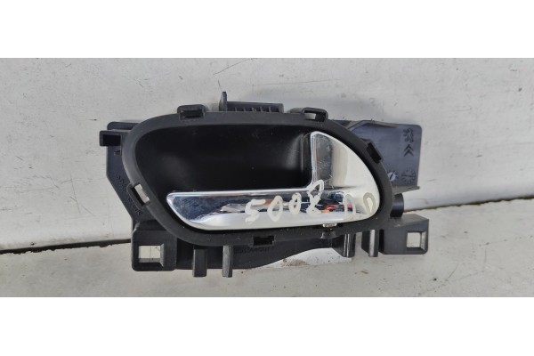 Recambio de maneta interior delantera derecha para peugeot 5008 allure referencia OEM IAM 9683446577  