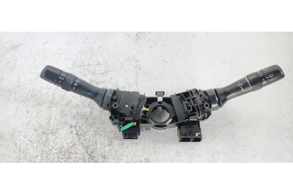 Recambio de mando multifuncion para toyota verso 1.6d4d 112 fap referencia OEM IAM 17F373  