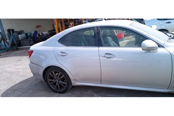 Recambio de puerta trasera derecha para lexus is200 (ds2/is2) 2.2 d-cat referencia OEM IAM   
