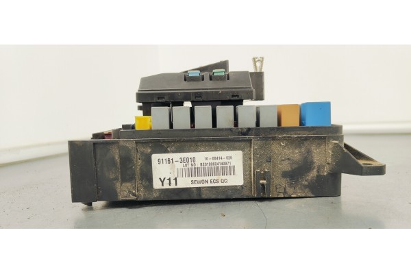 Recambio de caja reles / fusibles para kia sorento 2.5 crdi ex referencia OEM IAM 911613E010  