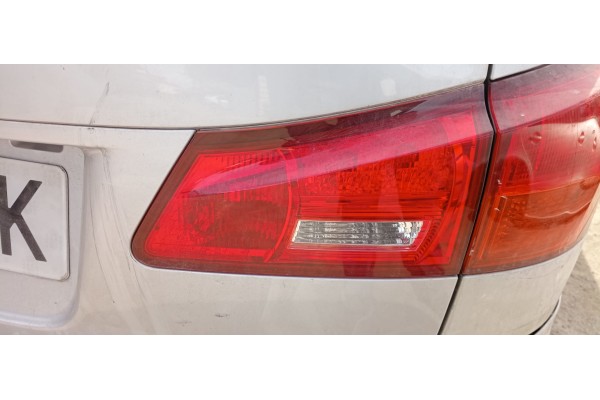 Recambio de piloto trasero derecho interior para lexus is200 (ds2/is2) 2.2 d-cat referencia OEM IAM   