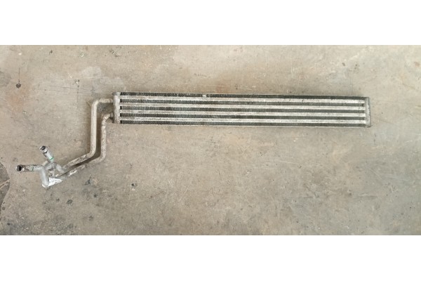 Recambio de radiador aceite para volkswagen touareg (7la) tdi r5 referencia OEM IAM 7L6422885B  