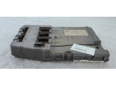 Recambio de caja reles / fusibles para renault scenic ii emotion referencia OEM IAM 8200309690  