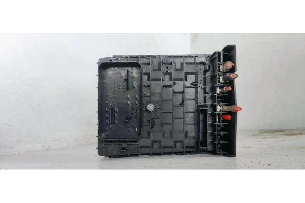 Recambio de caja reles / fusibles para audi a3 sportback (8p) 1.6 i 100 referencia OEM IAM 1K0937125A  