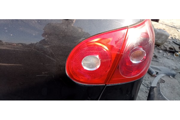 Recambio de piloto trasero derecho interior para volkswagen golf v berlina (1k1) gt sport referencia OEM IAM   