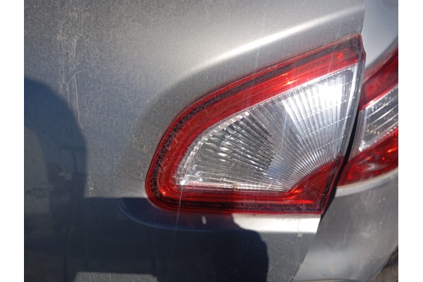 Recambio de piloto trasero derecho interior para nissan qashqai (j10) acenta referencia OEM IAM   