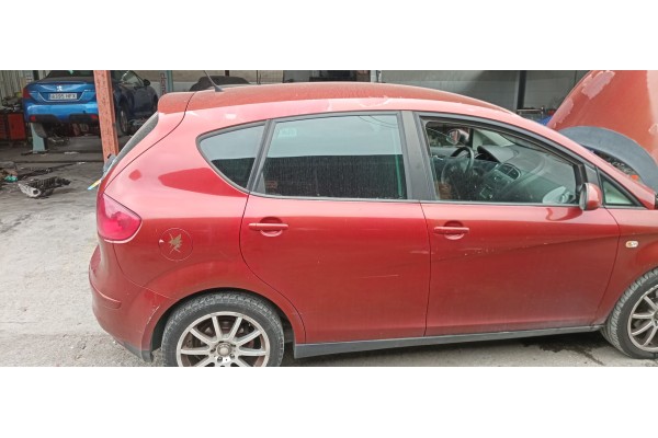 Recambio de puerta trasera derecha para seat altea (5p1) 2.0 tdi referencia OEM IAM   
