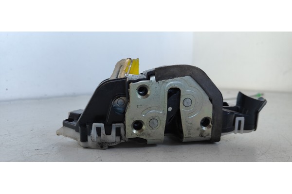 Recambio de cerradura puerta delantera izquierda para toyota yaris 1.3 16v cat referencia OEM IAM   