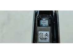 Recambio de maneta interior trasera izquierda para peugeot 5008 allure referencia OEM IAM 96759764ZD  