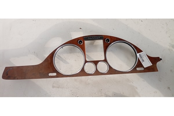 Recambio de moldura para volkswagen passat variant (3c5) 3.2 v6 24v referencia OEM IAM 3C1858335AC  