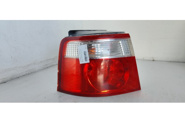 Recambio de piloto trasero izquierdo para kia carens 2.0 turbodiesel cat referencia OEM IAM   