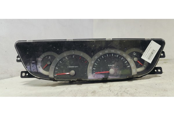 Recambio de cuadro instrumentos para ssangyong rodius 2.7 xdi 165 referencia OEM IAM 8020021102  