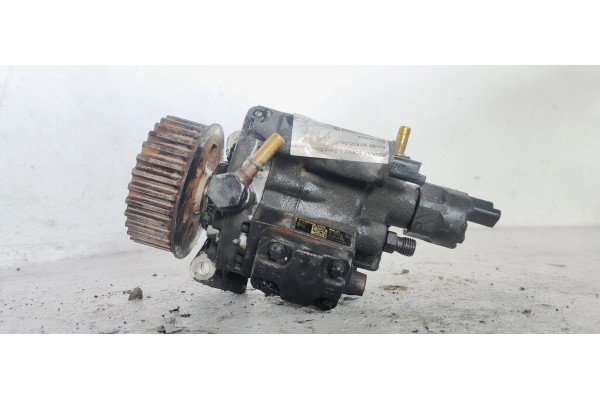 Recambio de bomba inyeccion para renault scenic ii grand confort dynamique referencia OEM IAM 8200663258  
