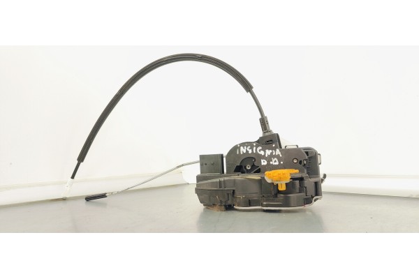 Recambio de cerradura puerta delantera derecha para opel insignia berlina selective referencia OEM IAM 3023880  