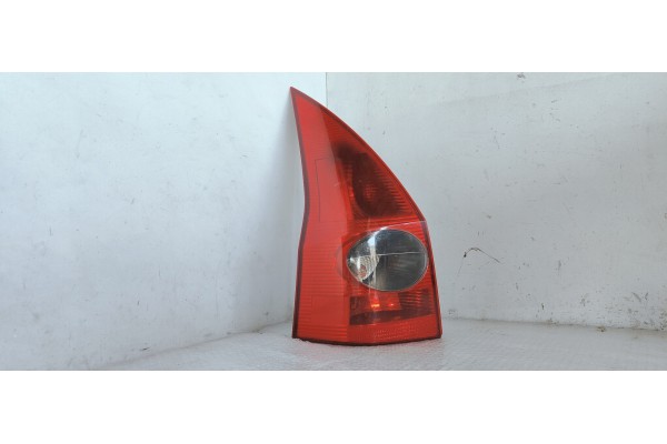 Recambio de piloto trasero izquierdo para renault megane ii familiar dynamique confort referencia OEM IAM 8200142684  