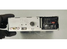 Recambio de sistema audio / radio cd para peugeot partner kasten 1.6 hdi 100 fap referencia OEM IAM 98137862XT00  