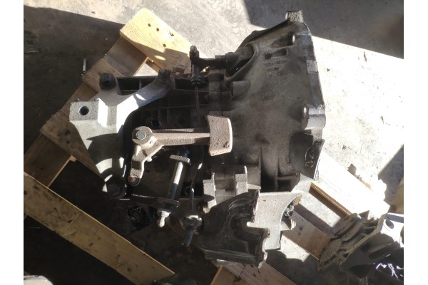 Recambio de caja cambios para volvo s40 berlina 1.8 cat referencia OEM IAM 3M5R7002XC IS7R7F096115LUA 