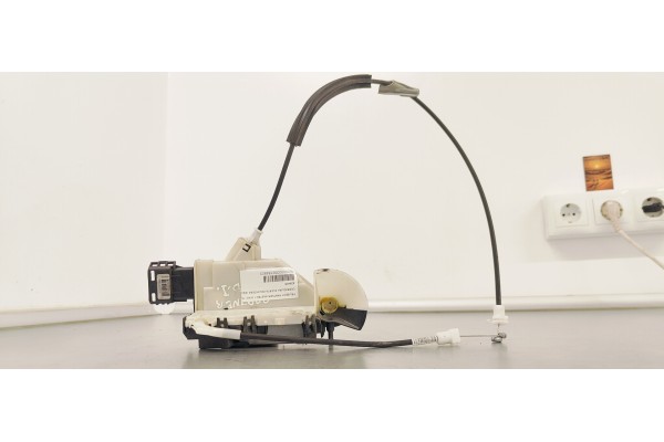 Recambio de cerradura puerta delantera izquierda para peugeot partner kasten 1.6 hdi 100 fap referencia OEM IAM 828406  