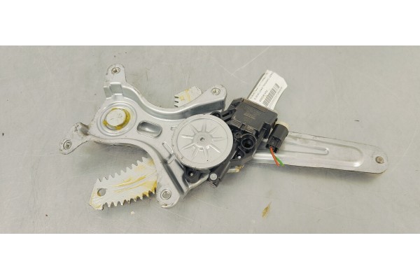 Recambio de elevalunas trasero derecho para suzuki sx4 1.0 i turbo 110 referencia OEM IAM 8353061M00  