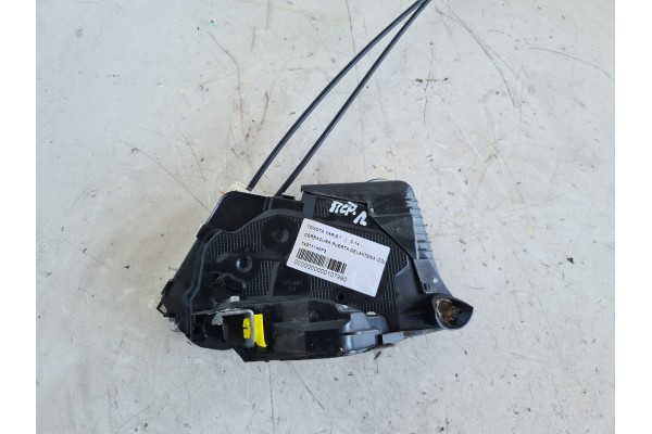 Recambio de cerradura puerta delantera izquierda para toyota yaris referencia OEM IAM T4311140F3  