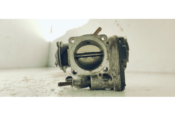 Recambio de caja mariposa para volkswagen golf iv berlina (1j1) 1.6 16v referencia OEM IAM 06A133064J  