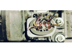 Recambio de caja mariposa para volkswagen golf iv berlina (1j1) 1.6 16v referencia OEM IAM 06A133064J  