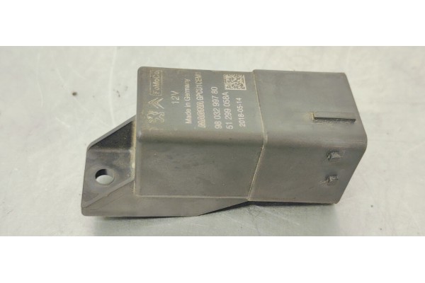 Recambio de caja precalentamiento para peugeot partner kasten 1.6 hdi 100 fap referencia OEM IAM 9803299780  