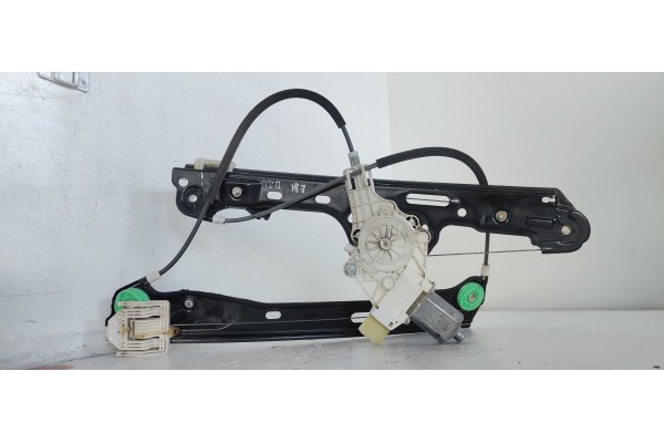 Recambio de elevalunas delantero derecho para bmw serie 1 berlina (e81/e87) 116i referencia OEM IAM 7067796S  