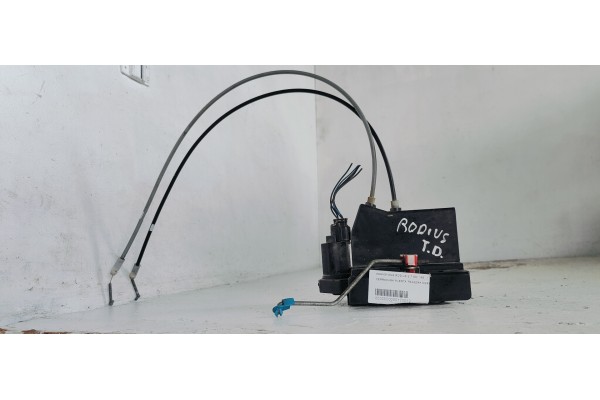 Recambio de cerradura puerta trasera derecha para ssangyong rodius 2.7 xdi 165 referencia OEM IAM   