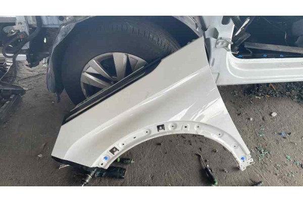 Recambio de aleta delantera izquierda para peugeot 3008 1.5hdi 130 fap referencia OEM IAM   