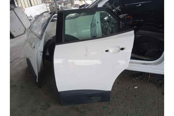 Recambio de puerta trasera izquierda para peugeot 3008 1.5hdi 130 fap referencia OEM IAM   