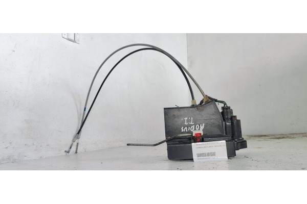 Recambio de cerradura puerta trasera izquierda para ssangyong rodius 2.7 xdi 165 referencia OEM IAM   