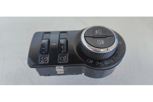 Recambio de mando luces para opel insignia sports tourer 2.0 16v cdti referencia OEM IAM 13268702  