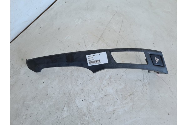 Recambio de warning para toyota yaris referencia OEM IAM 843320D010  