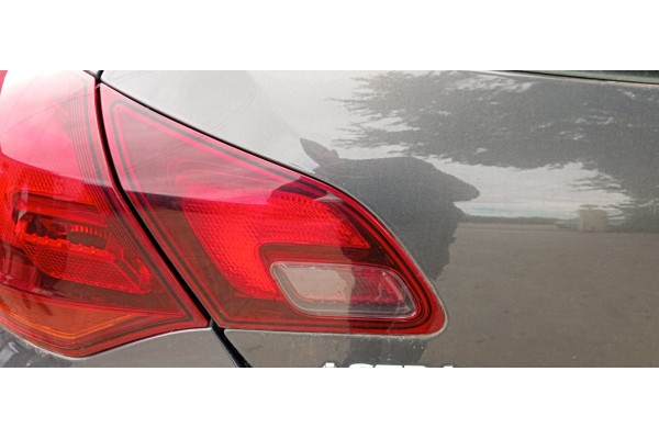 Recambio de piloto trasero izquierdo interior para opel astra j lim. 1.6 cdti dpf referencia OEM IAM   